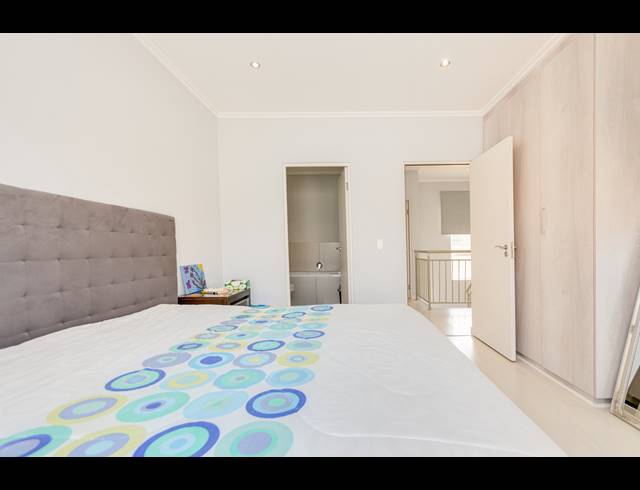 3 BEDROOM TOWNHOUSE FOR SALE IN BRYANSTON